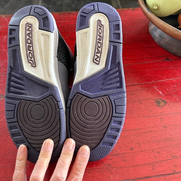 Kids' Black and Purple Sneakers Size 6 Youth - Picture 5 of 5